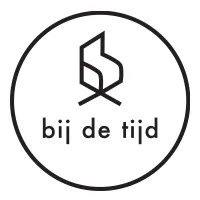Bij de tijd
